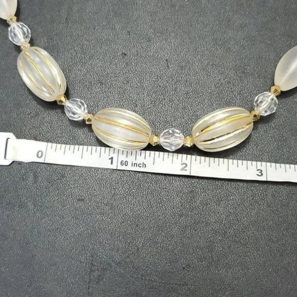 Vintage clear beaded necklace 26